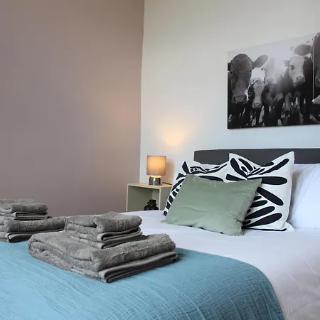 Flat 5, Westhill Apartman *