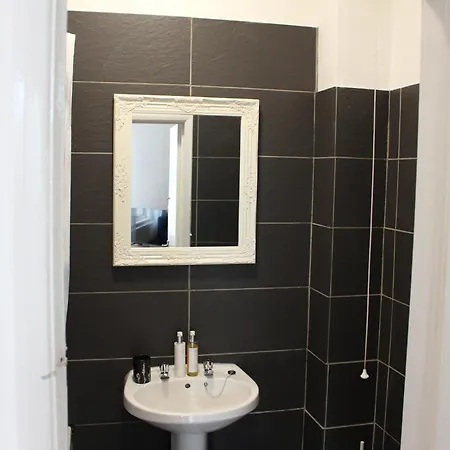 Апартаменти Flat 5, Westhill Лідс