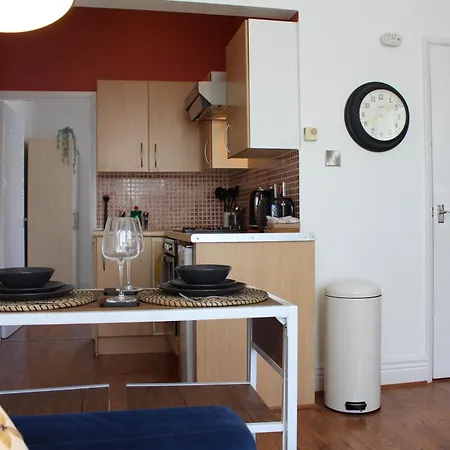 Flat 5, Westhill Лідс