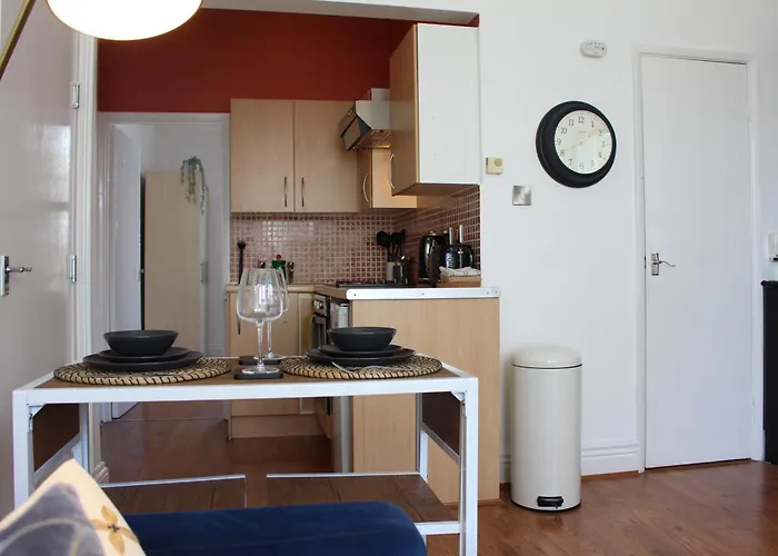 Flat 5, Westhill Leeds (West Yorkshire)