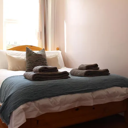 Апартаменты Flat 5, Westhill *
