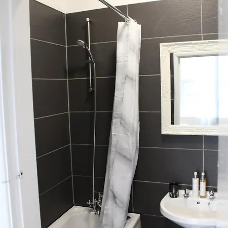 Апартаменты Flat 5, Westhill *